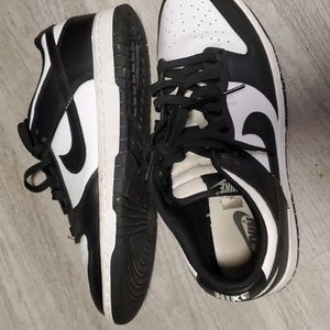 Panda SB dunks men's size 8